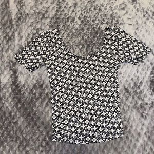 Aeropostale “Clover” Pattern Top!